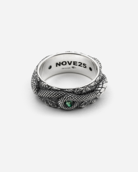 ANILLO BANDA SERPIENTE DE PLATA CON BRILLANTES VERDES