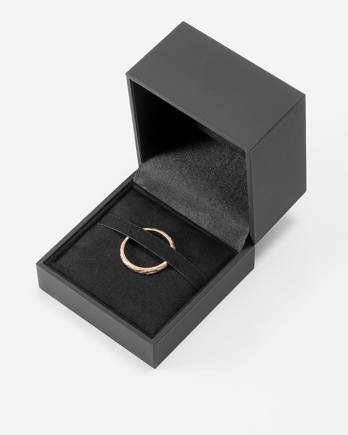 ANILLO DE COMPROMISO ORO PUNTEADO