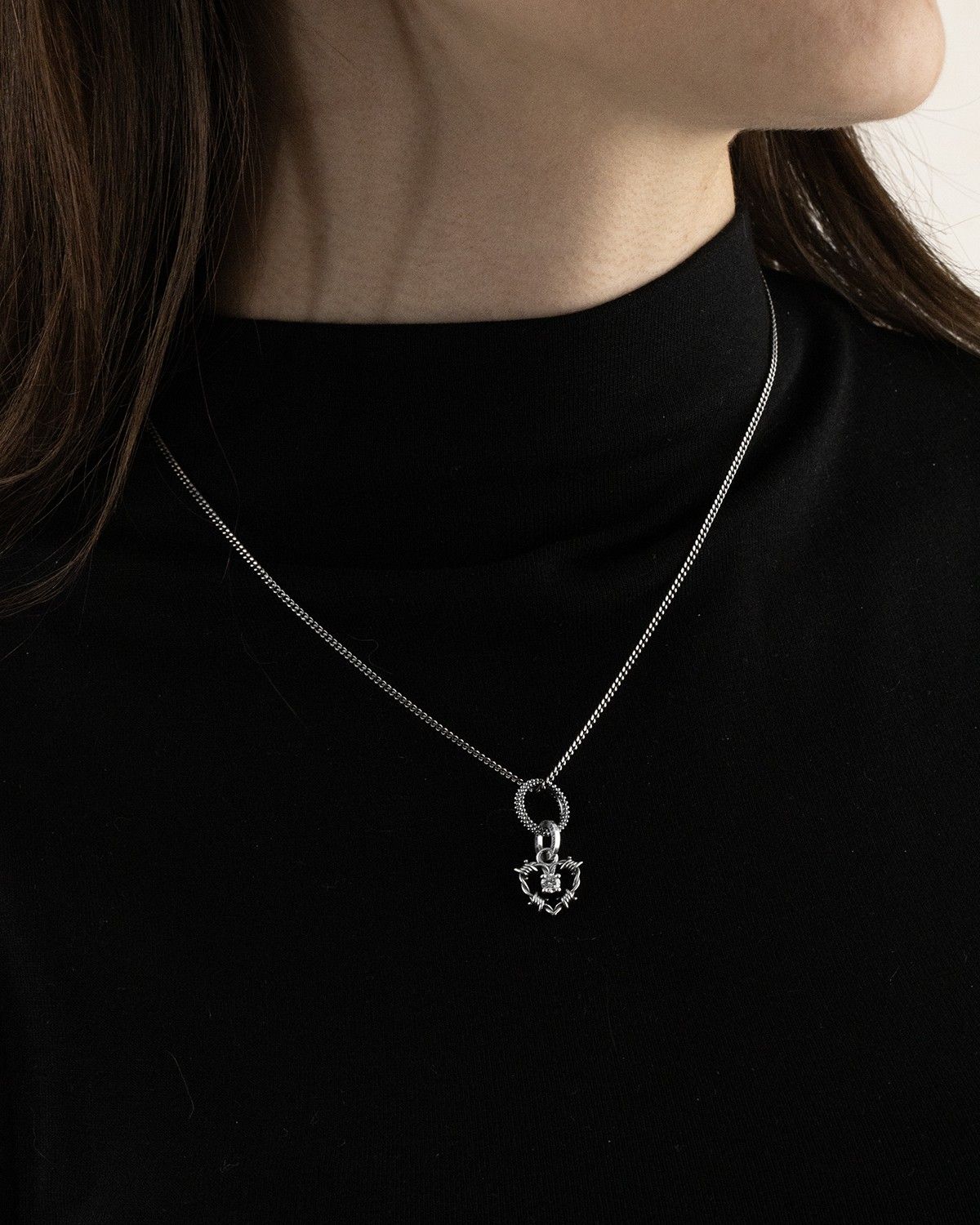 CHARM-ANHÄNGER HERZ STACHELDRAHT SILBER MIT DIAMANT