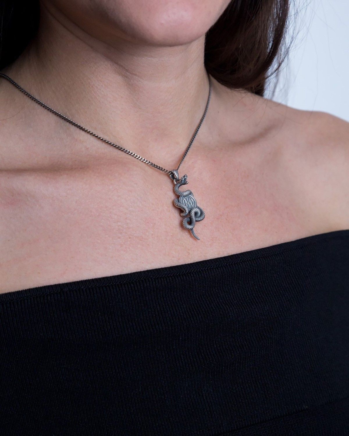 NECKLACE WITH SNAKE PENDANT INTER X NOVE25