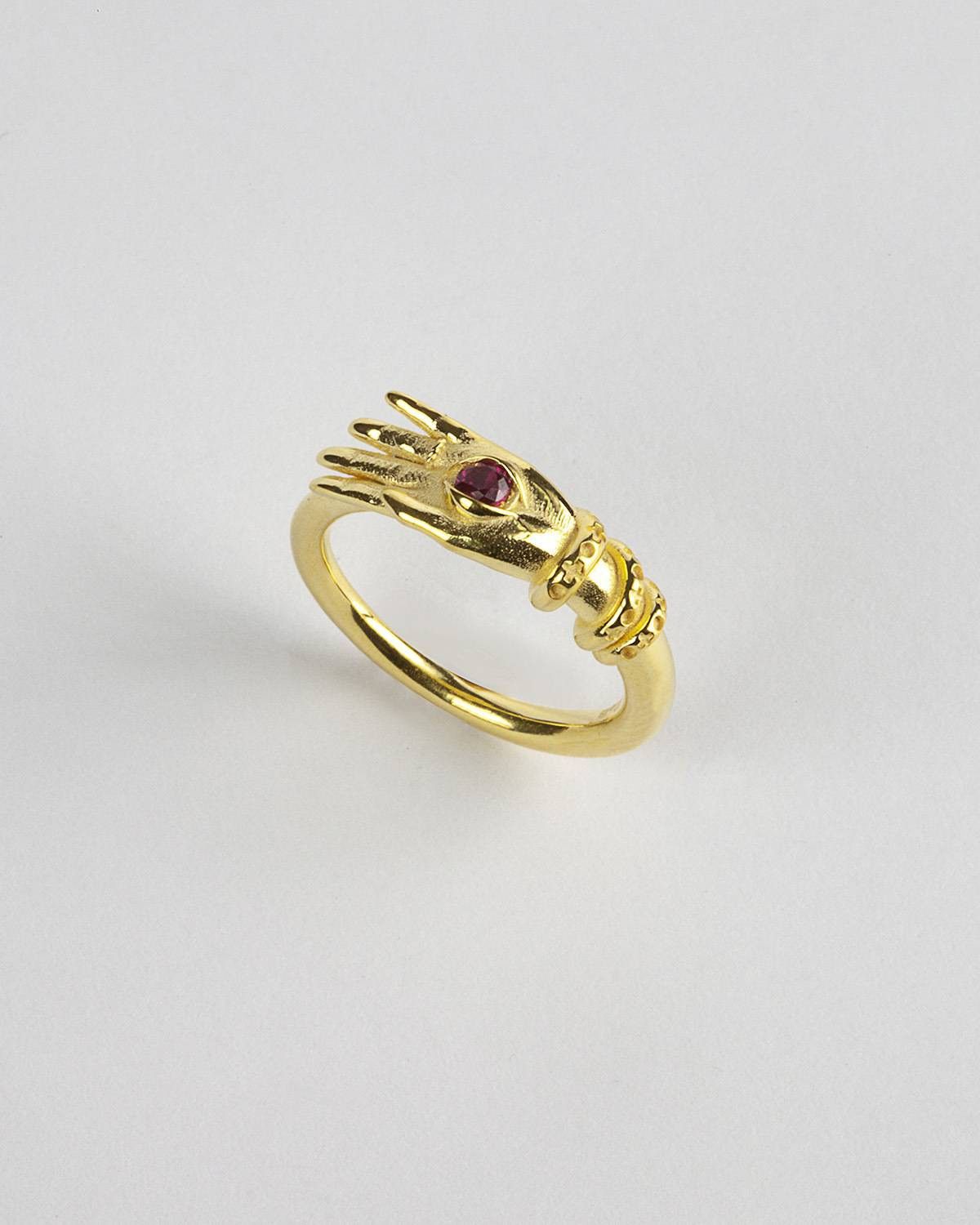 YELLOW GOLD TALISMAN FINE RING WITH RED SPINEL EYE