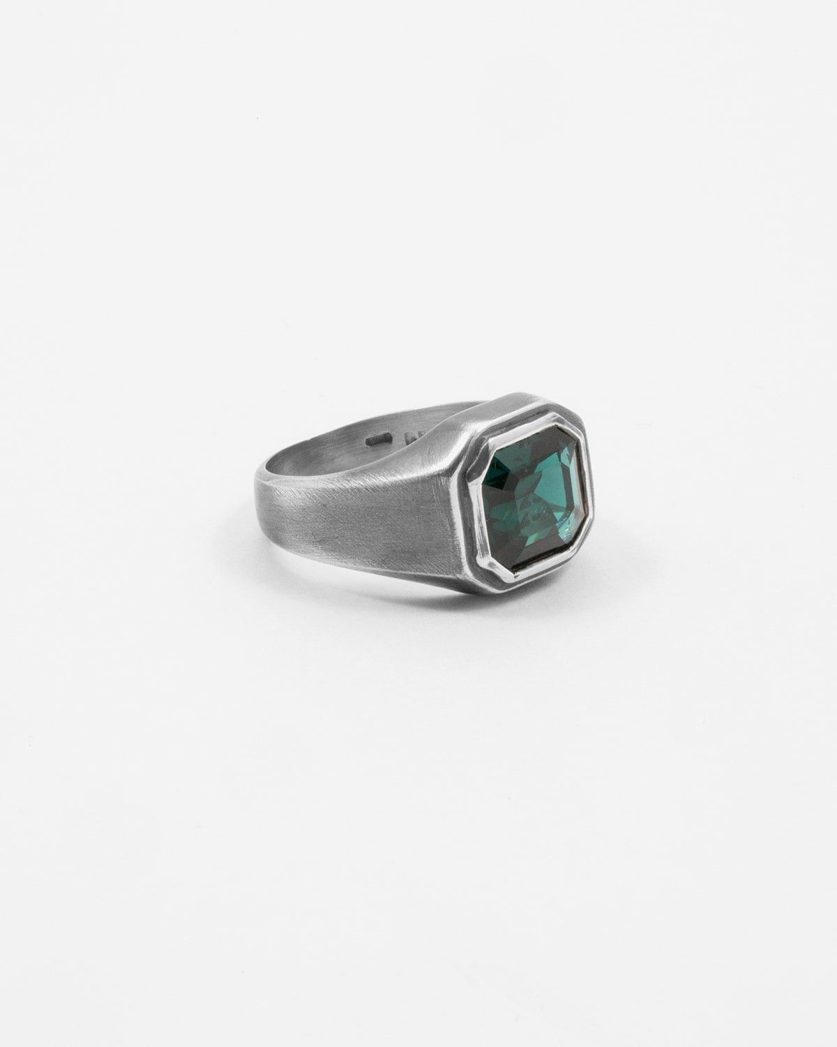 ANELLO CHEVALIER BOLD PUNCH IN ARGENTO