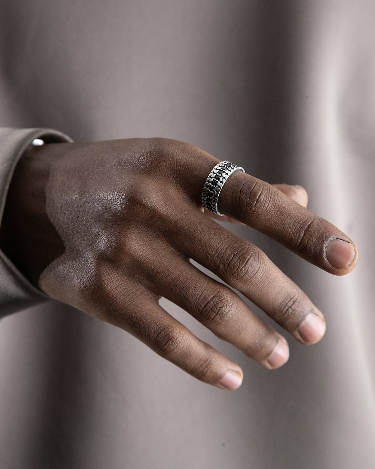 BAGUE LARGE EN ARGENT DOUBLE GOURMETTE PARALLEL AVEC BRILLANTS NOIRS