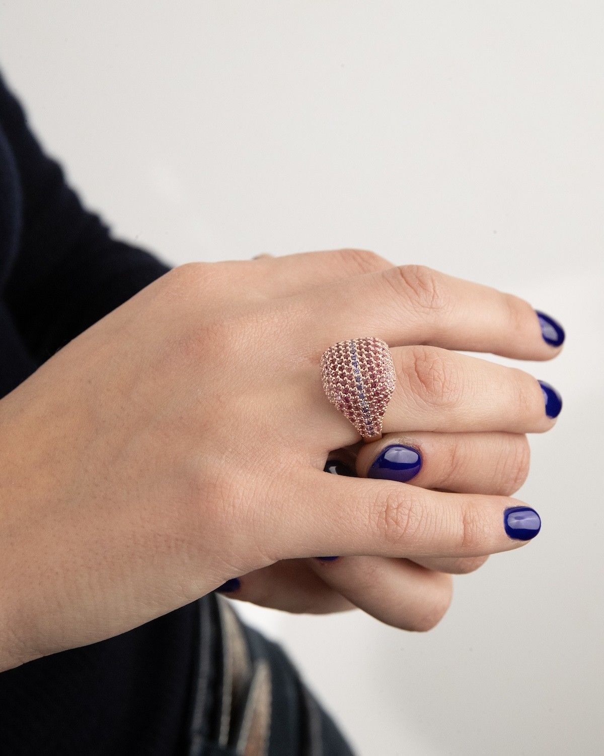 PINK DISCO SIGNET RING WITH BRILLIANTS