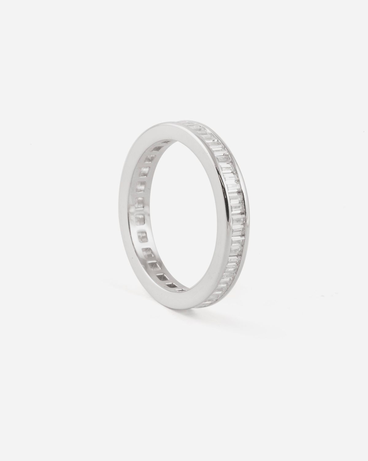 SILBERNER BAGUETTE-BANDRING MIT BRILLANTEN