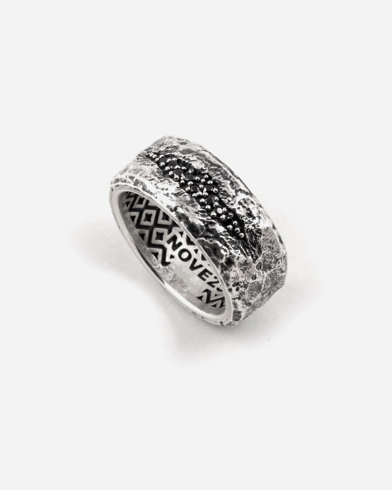 BAGUE LARGE MATERIC AVEC PIERRES NOIRES