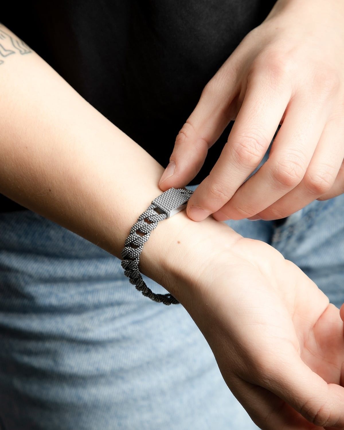 SMALL DOTTED CURB BRACELET