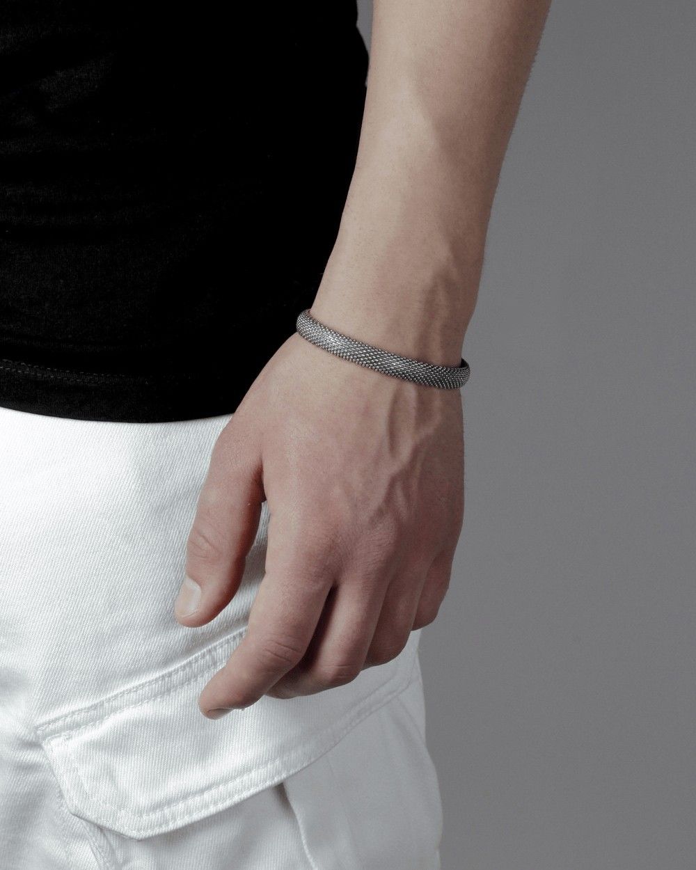 DOTTED BANGLE