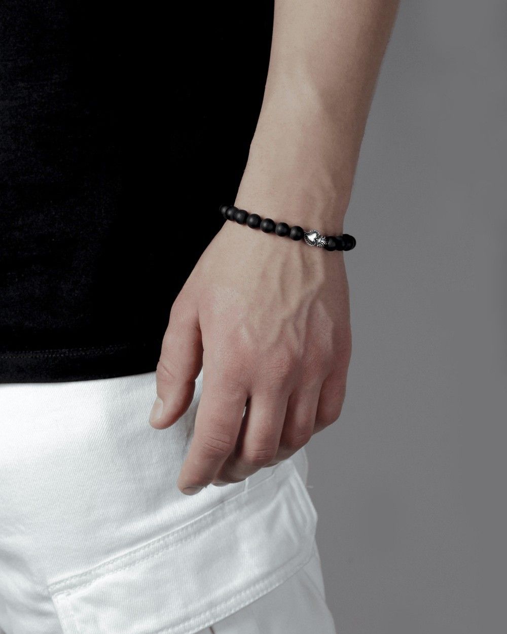 BRACELET ONYX NOIR OPAQUE 080 ET CŒUR EX-VOTO