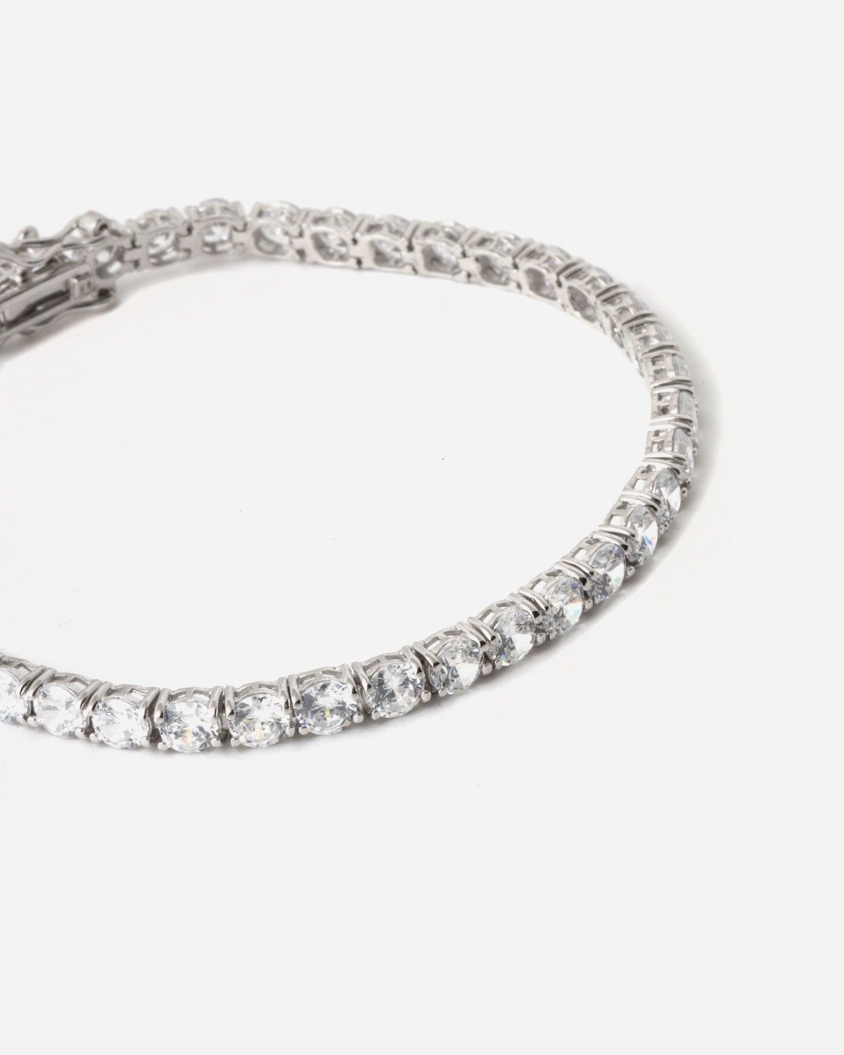 ICY BUDS TENNIS BRACELET WITH WHITE STONES