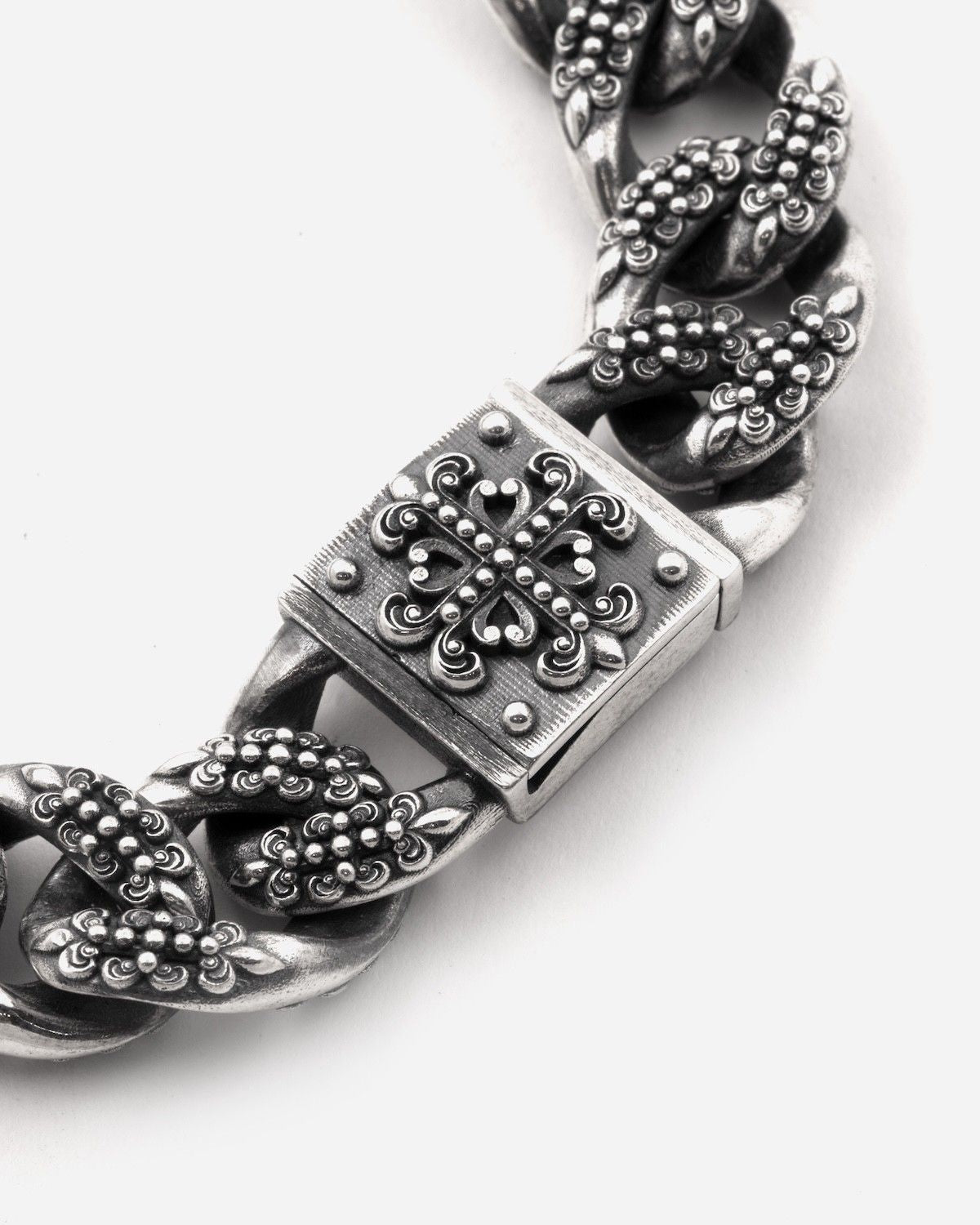 BRACELET GOURMETTE AVEC TEXTURE GOTHIQUE INSIGNA EN ARGENT