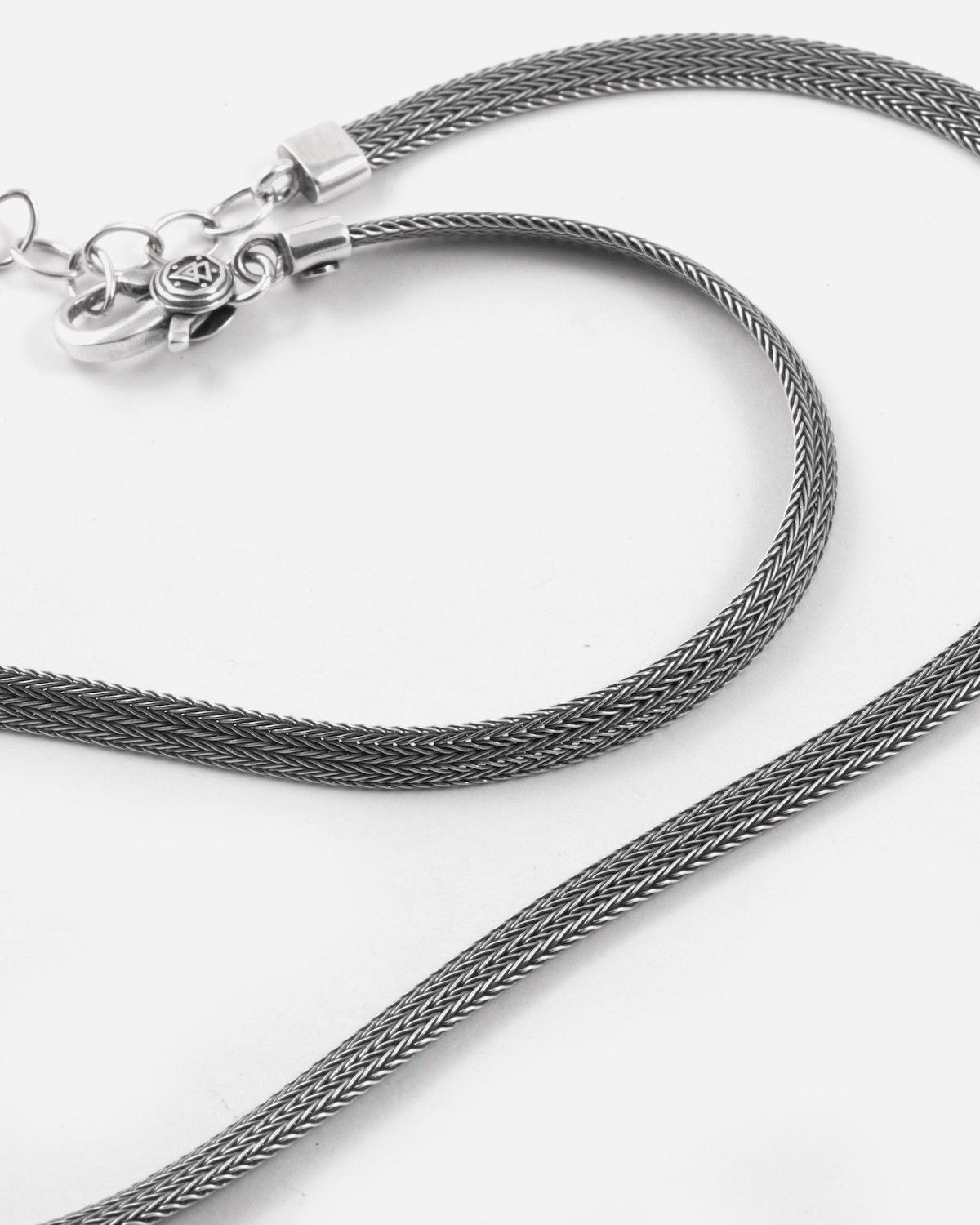 FLAT SNAKE CHAIN NECKLACE