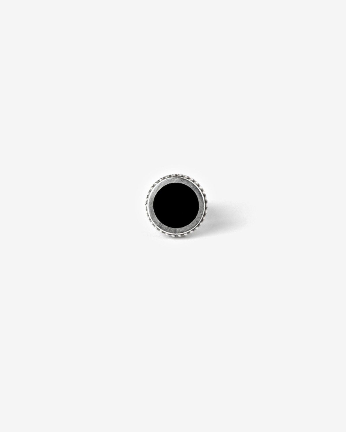 BOUCLE D’OREILLE UNIQUE LOBE À PICOTS ÉMAIL NOIR