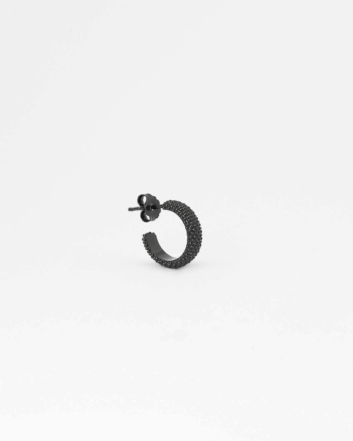 BOUCLE D’OREILLE UNIQUE CERCLE PETIT À PICOTS TOTAL BLACK