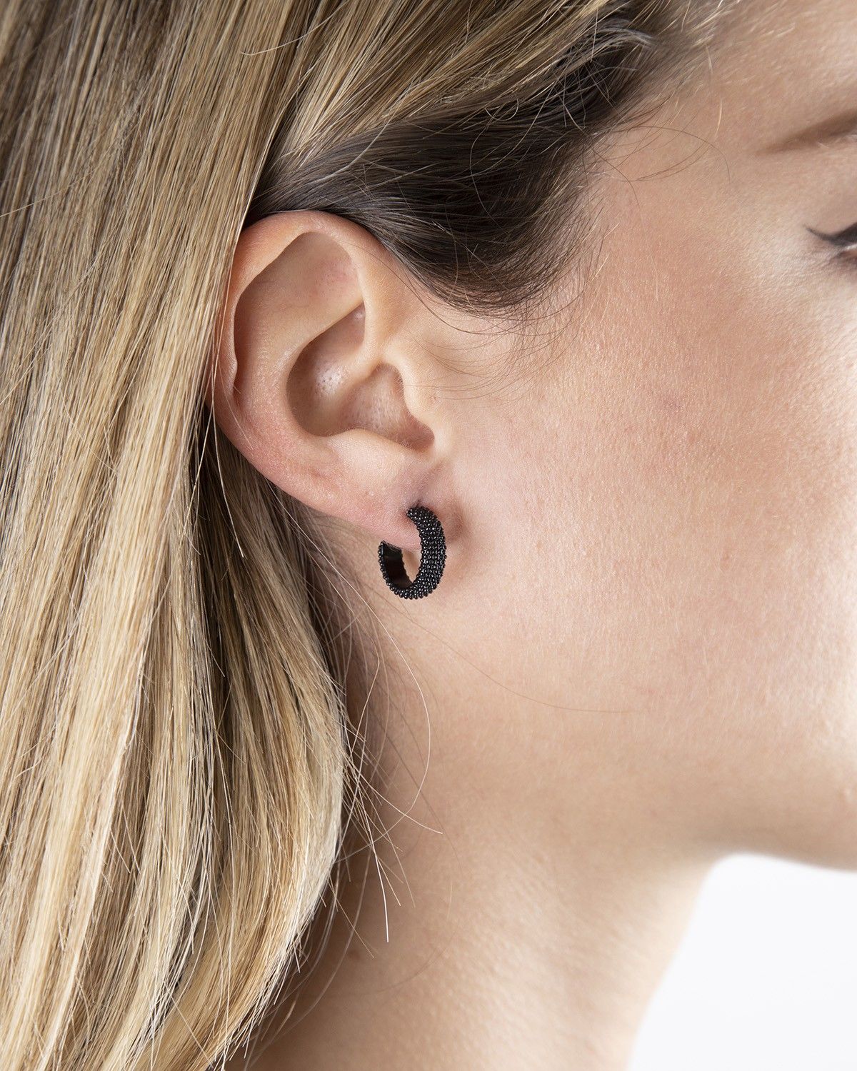 BOUCLE D’OREILLE UNIQUE CERCLE PETIT À PICOTS TOTAL BLACK