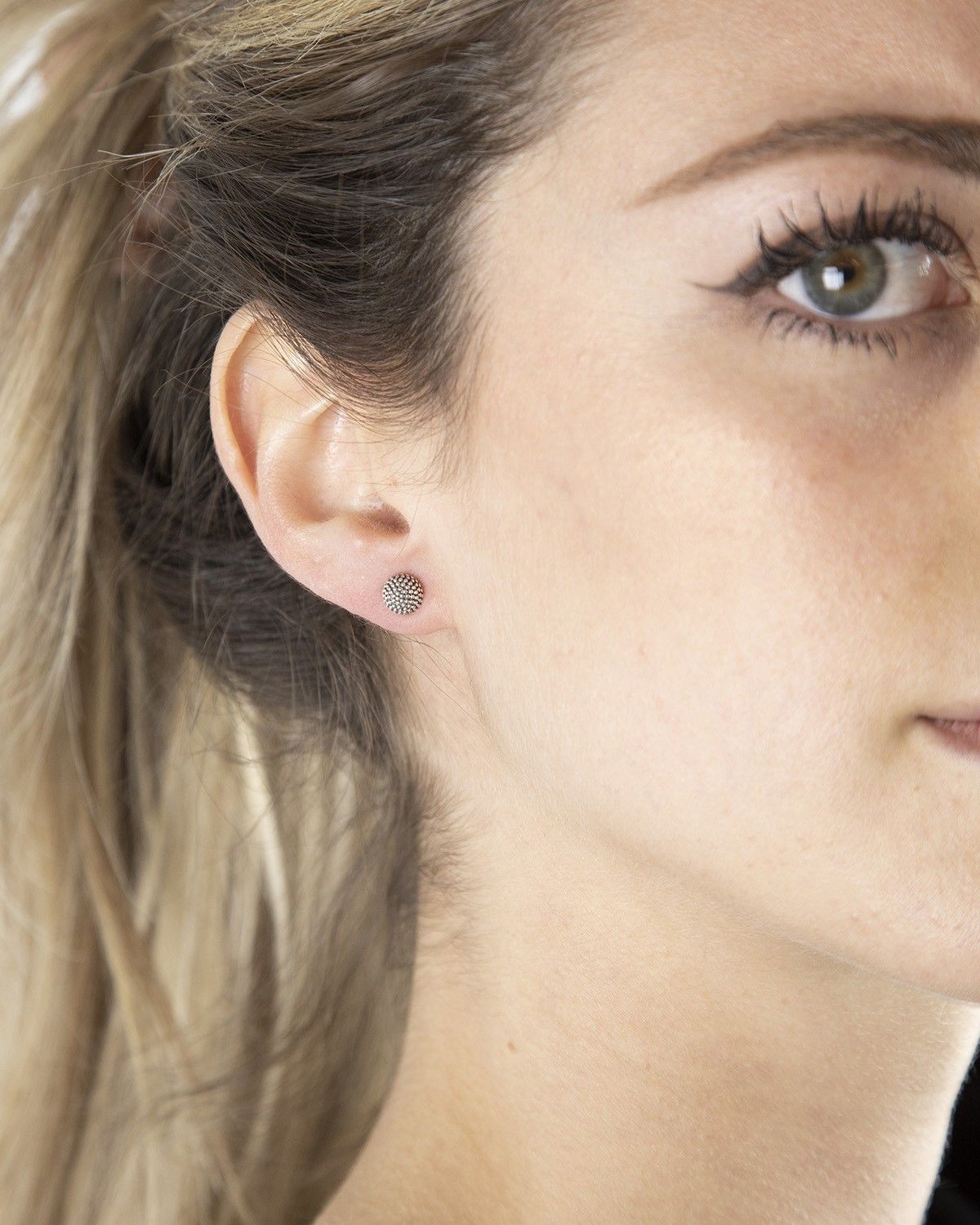 BOUCLE D’OREILLE UNIQUE LOBE SEMI SPHÈRE À PICOTS
