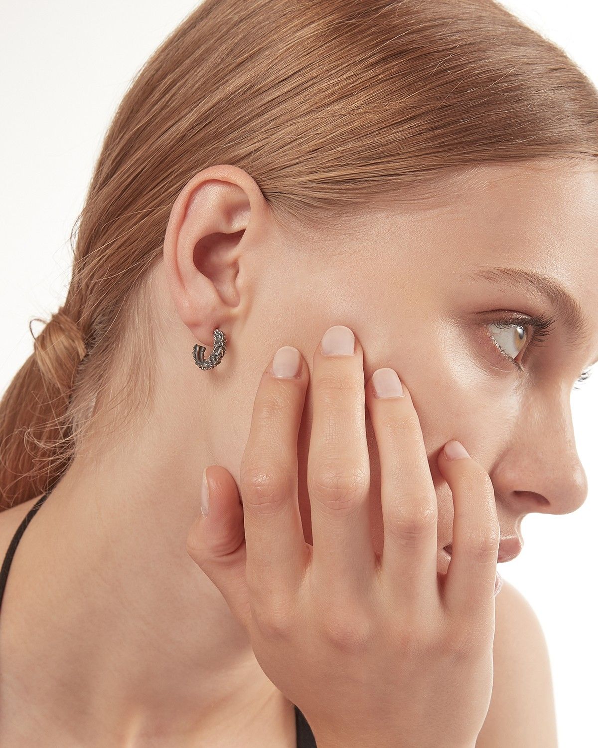 BOUCLE D’OREILLE UNIQUE CERCLE FEUILLES PETIT