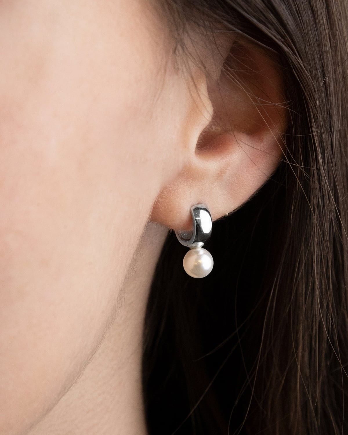 SILVER PEARL OYSTER EARRING