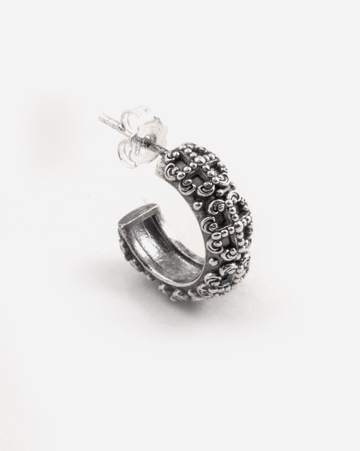 BOUCLE D'OREILLE CERCLE GOTHIQUE VANIDAD EN ARGENT