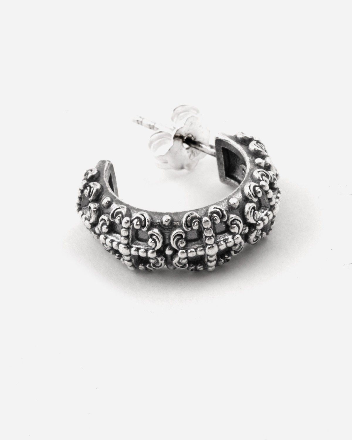 BOUCLE D'OREILLE CERCLE GOTHIQUE VANIDAD EN ARGENT