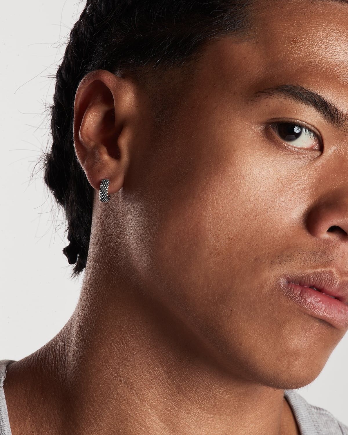 DOTTED HOOP EARRING WITH SNAP CLOSURE
