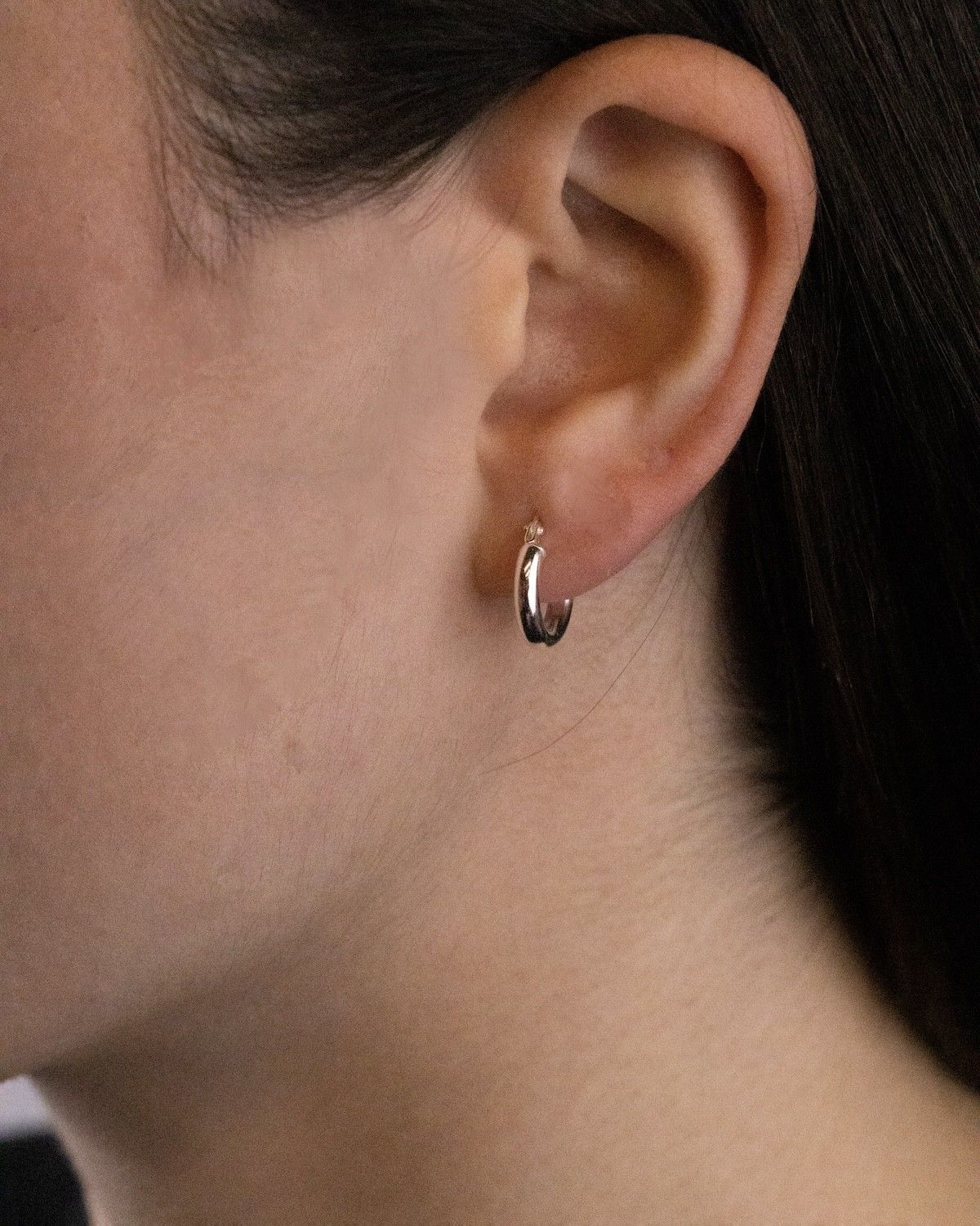 ORECCHINO A CERCHIO PICCOLO LISCIO FILO 2,5 MM DIAM 8,5 MM IN ARGENTO
