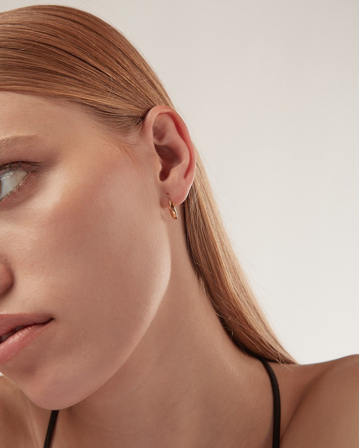 BOUCLE D’OREILLE UNIQUE CERCLE PIVOTÉE CHAÎNE RONDE 2,5 / OR JAUNE