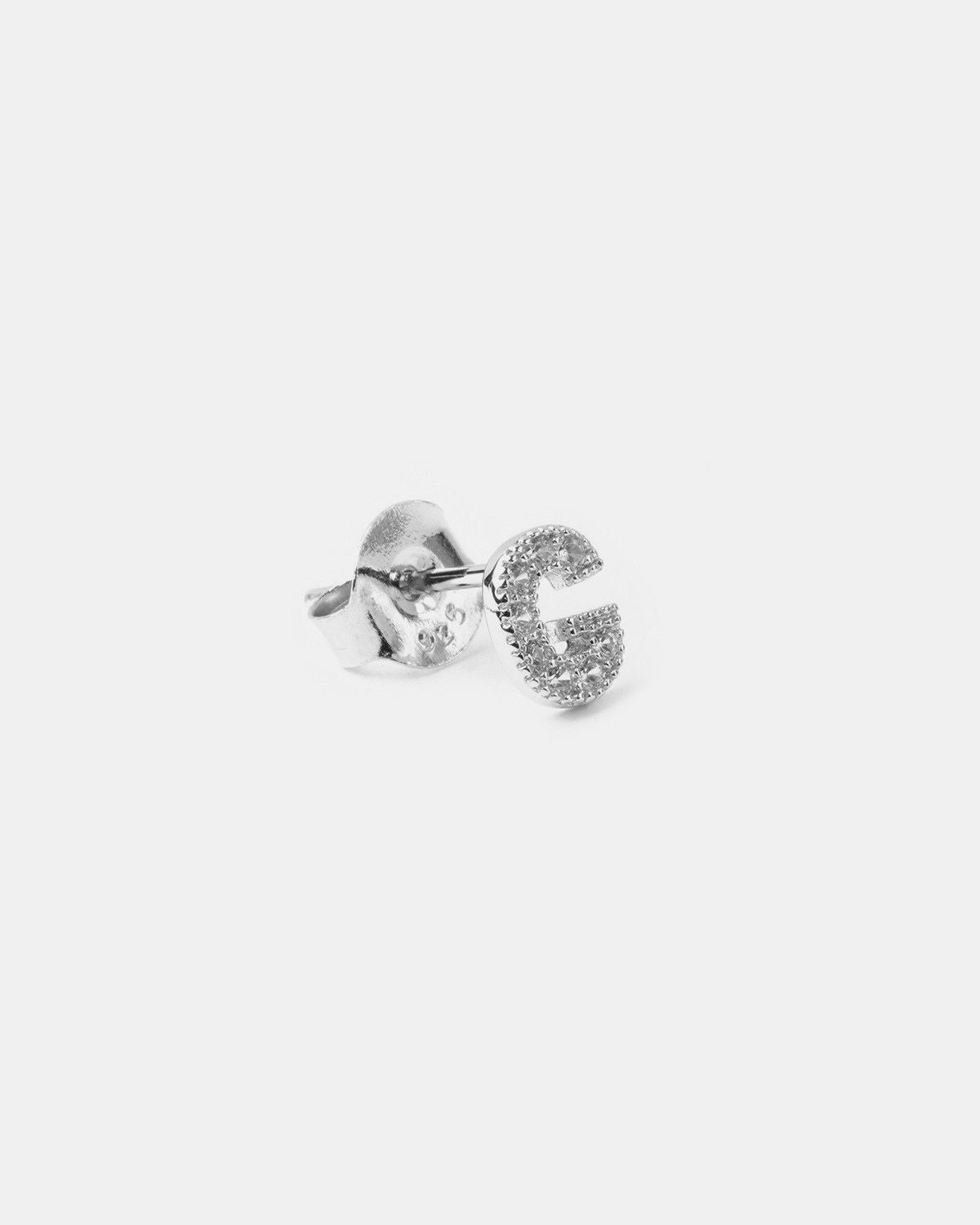 BOUCLE D’OREILLE UNIQUE LETTRE CAPITALES D'IMPRIMERIE AVEC ZIRCON CUBIQUE / RHODIUM BLANC