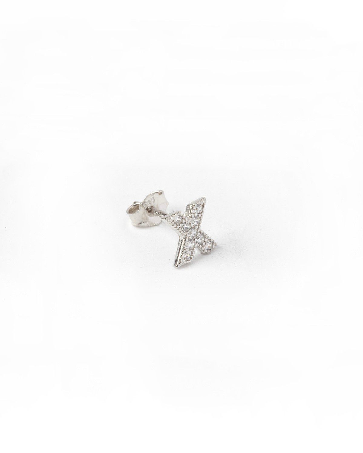 BOUCLE D’OREILLE UNIQUE LETTRE CAPITALES D'IMPRIMERIE AVEC ZIRCON CUBIQUE / RHODIUM BLANC