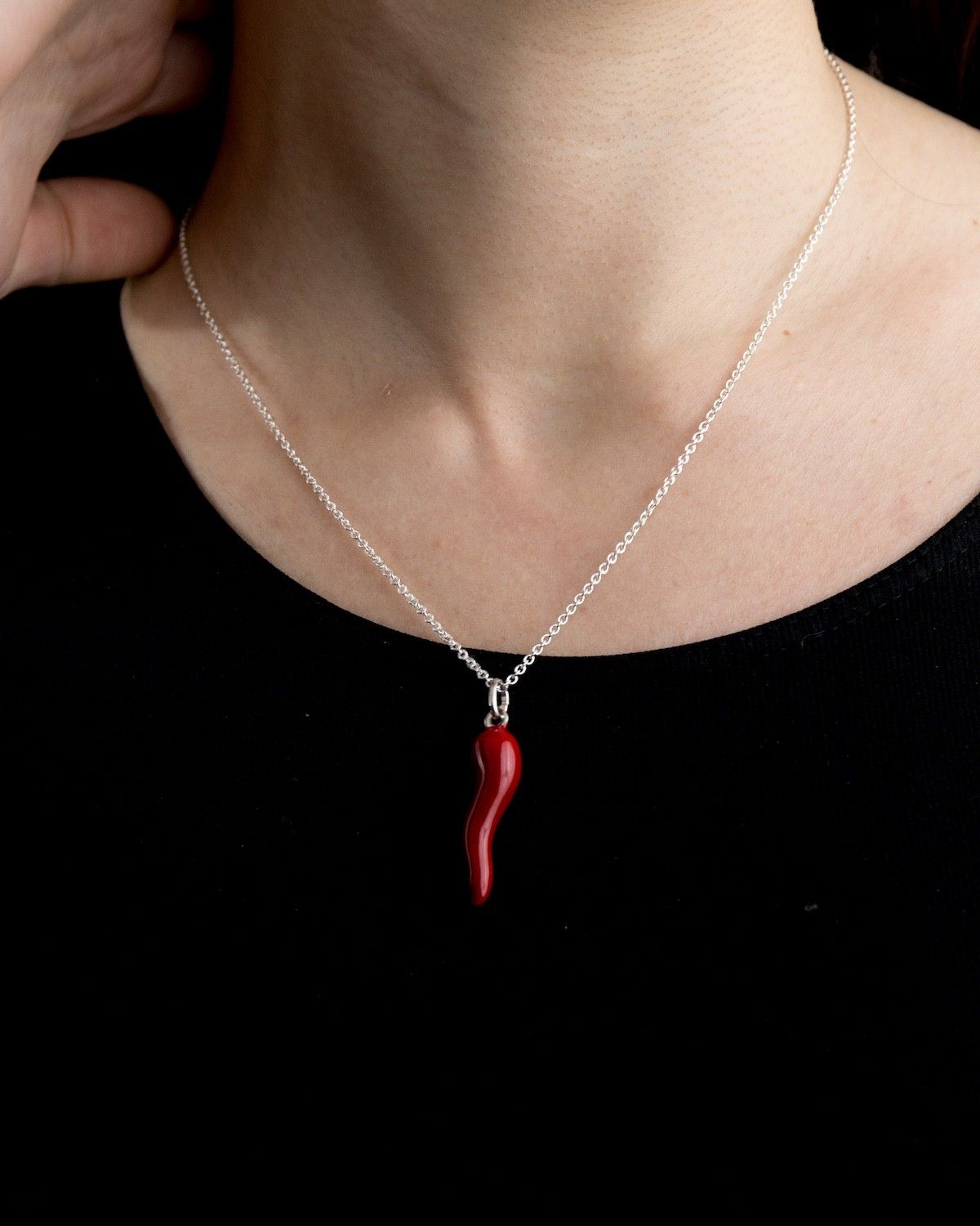 CIONDOLO CORNINO PORTAFORTUNA IN ARGENTO CON SMALTO ROSSO
