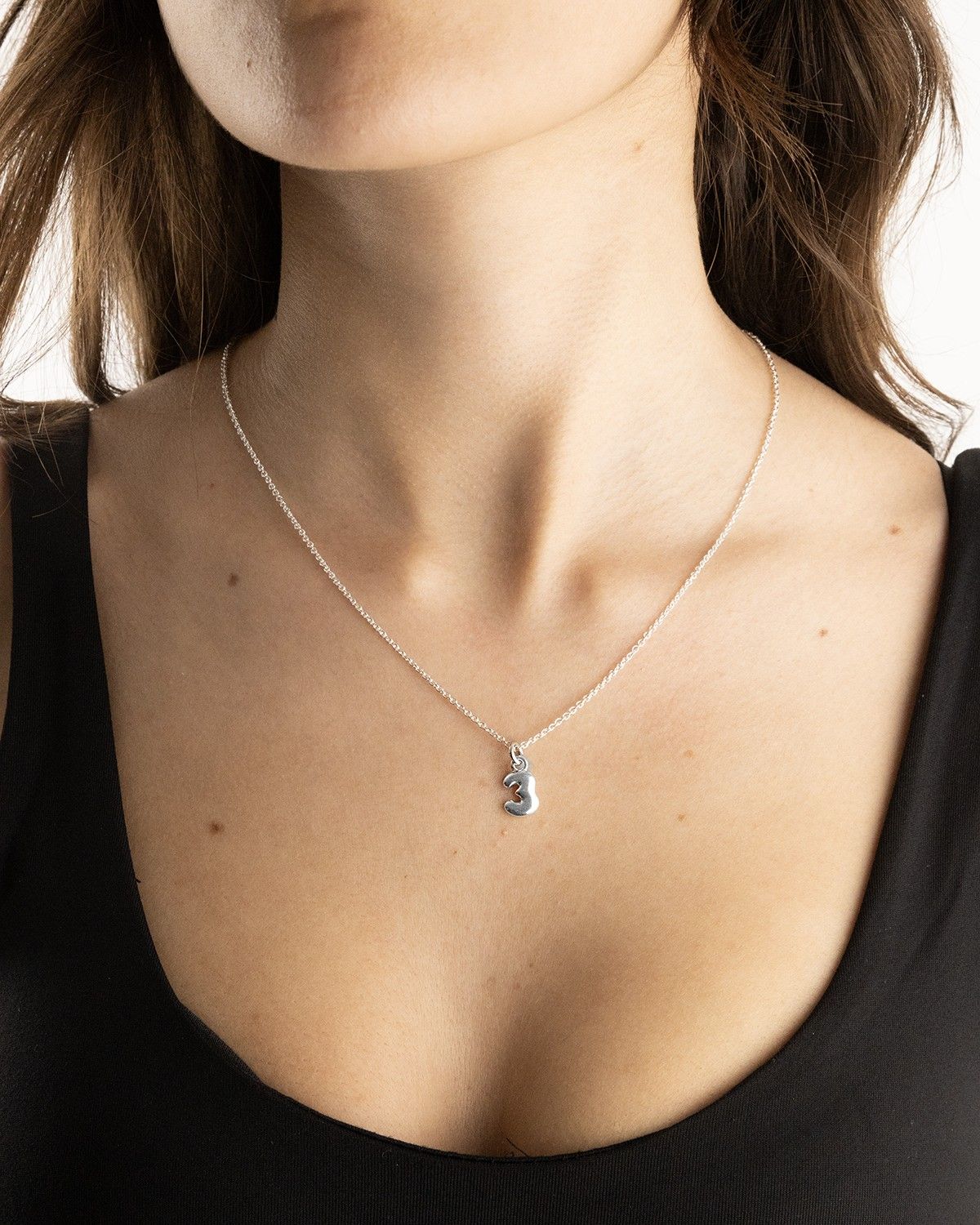 CIONDOLO NUMERO BOLD IN ARGENTO