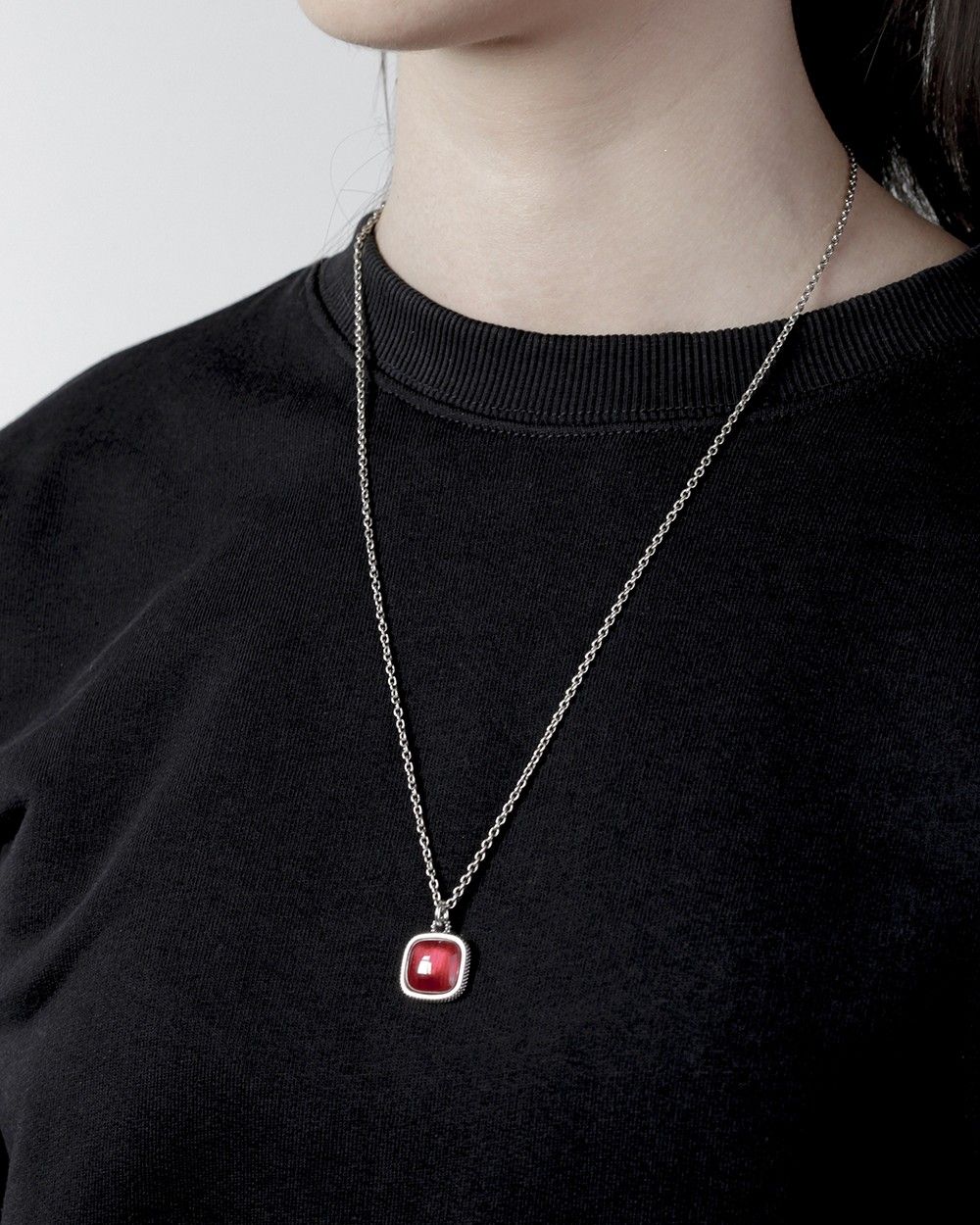 DOTTED SQUARE STONE PENDANT
