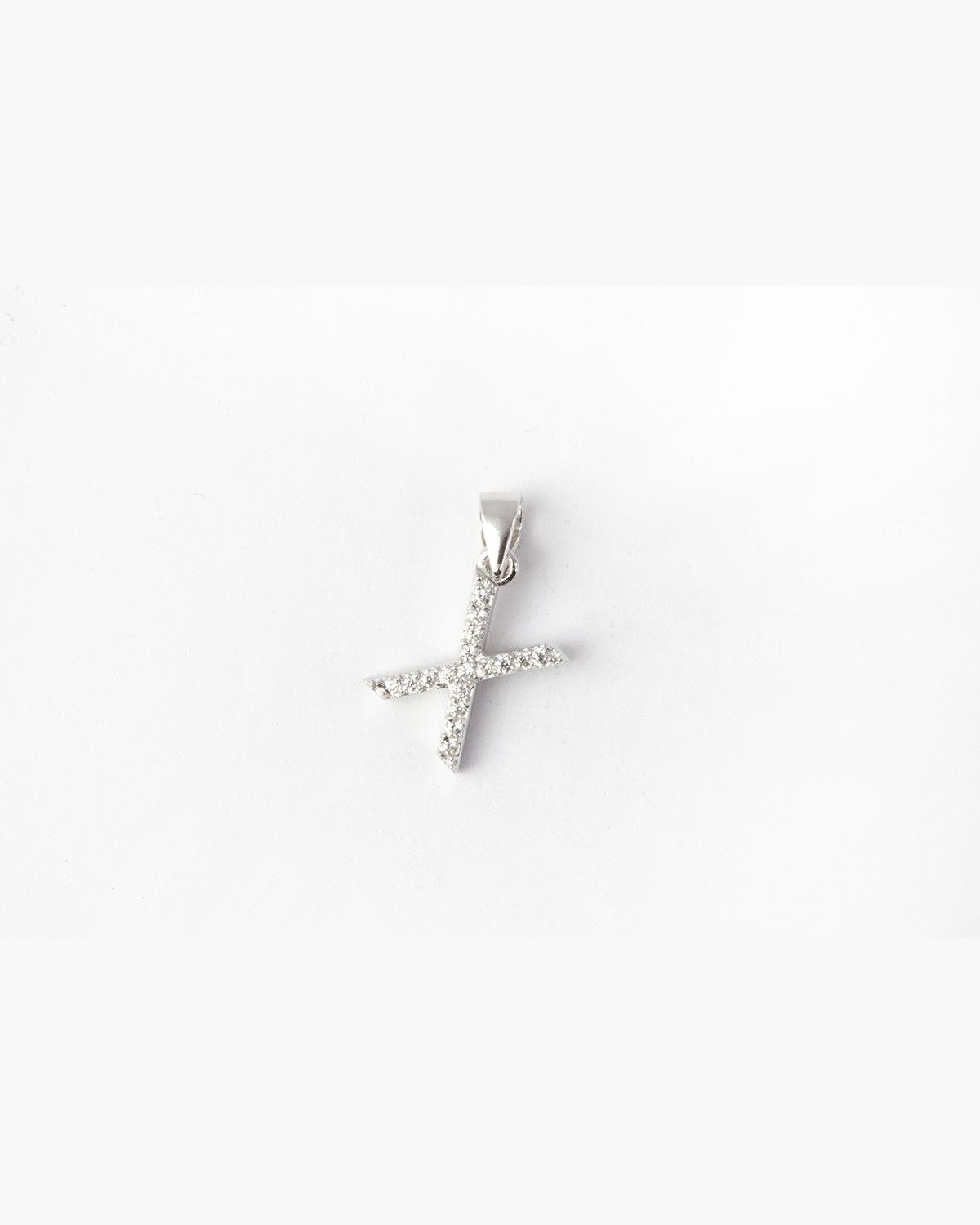 PENDENTE LETTERA STAMPATELLO ZIRCONATA / RODIO BIANCO LUCIDO