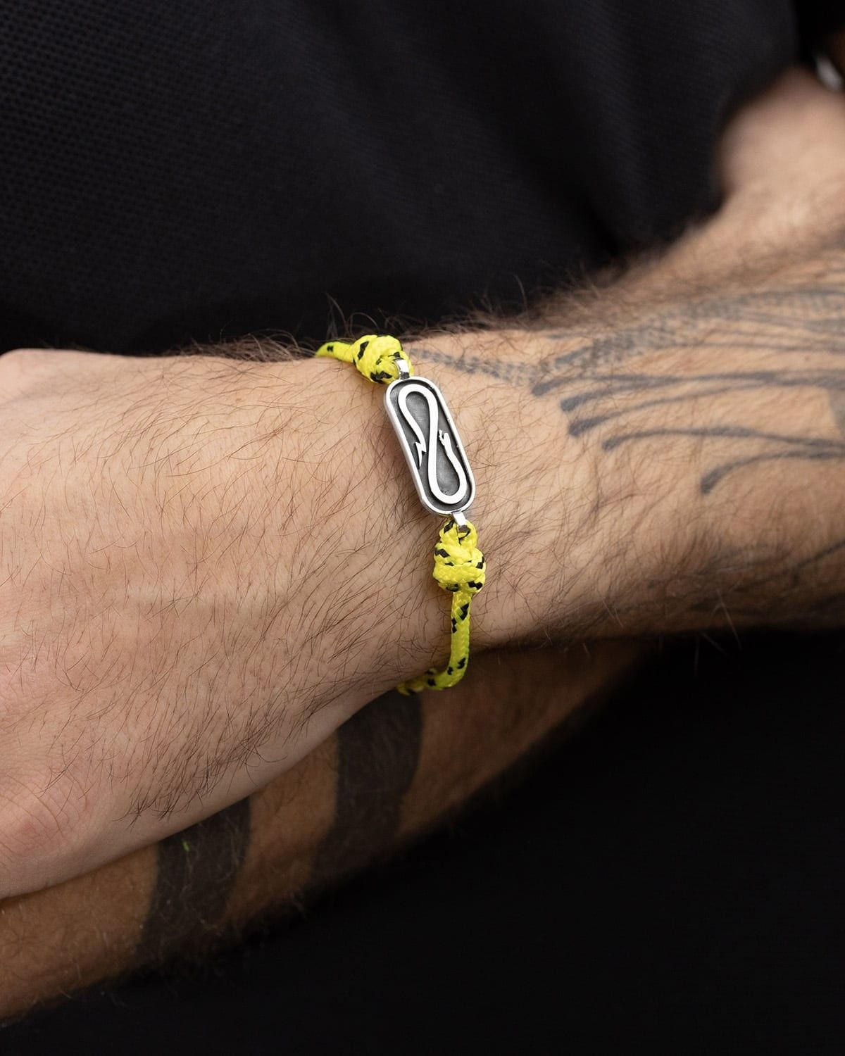 BRACCIALE IN CORDA GIALLA CON TARGA PROPAGANDA W/ NOVE25 IN ARGENTO