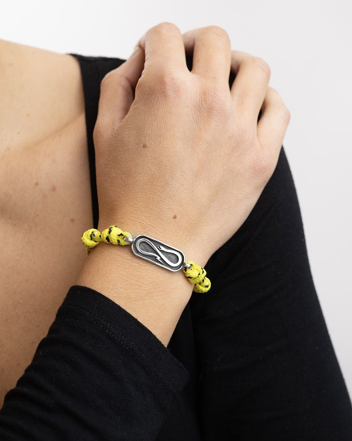 BRACCIALE IN CORDA GIALLA CON TARGA PROPAGANDA W/ NOVE25 IN ARGENTO