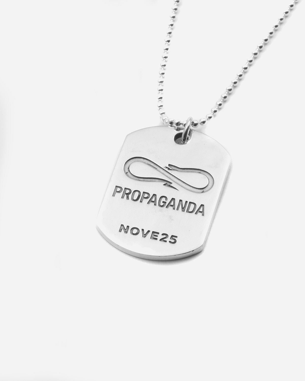 COLLAR CON COLGANTE PLACA DE MILITARES PROPAGANDA W/ NOVE25 DE PLATA