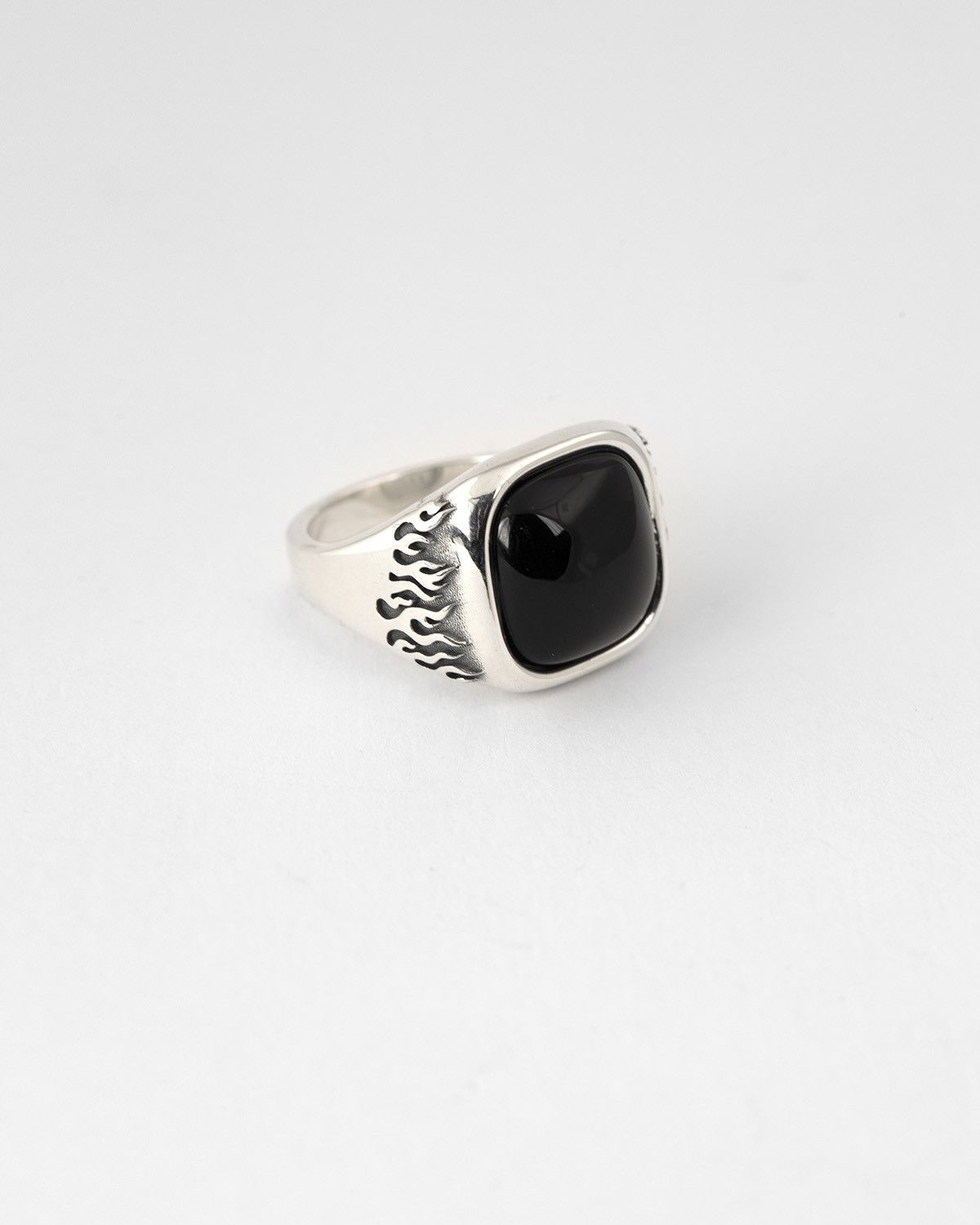 BLACK AGATE VOS CHEVALIER