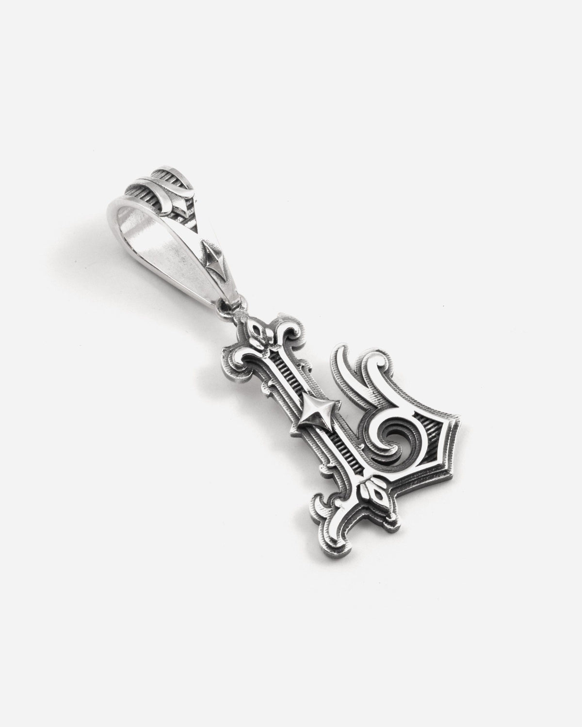 PENDENTIF LETTRE RAE PRIMO X NOVE25