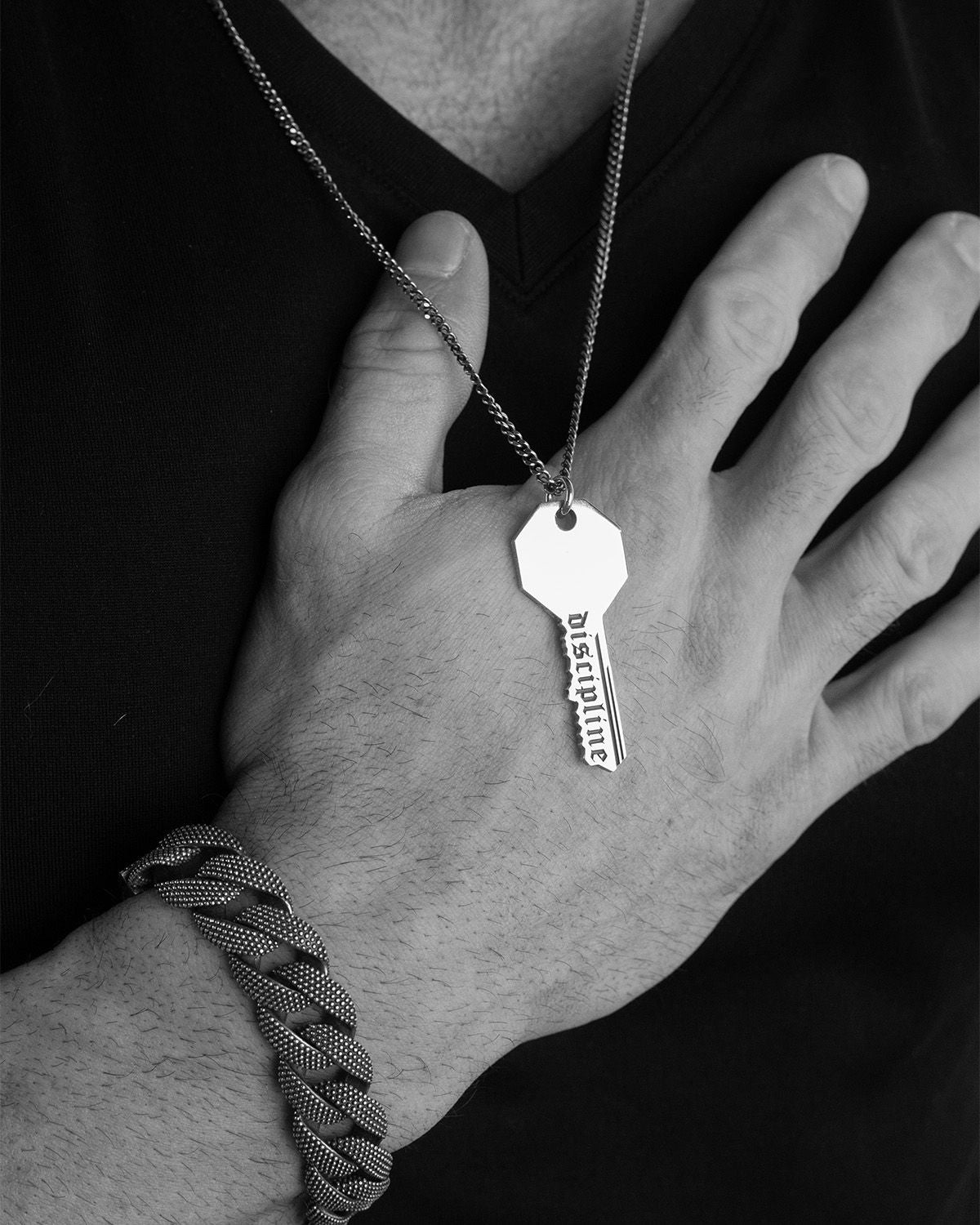 COLLIER AVEC PENDENTIF CLÉ DISCIPLINE ANDREA PRESTI